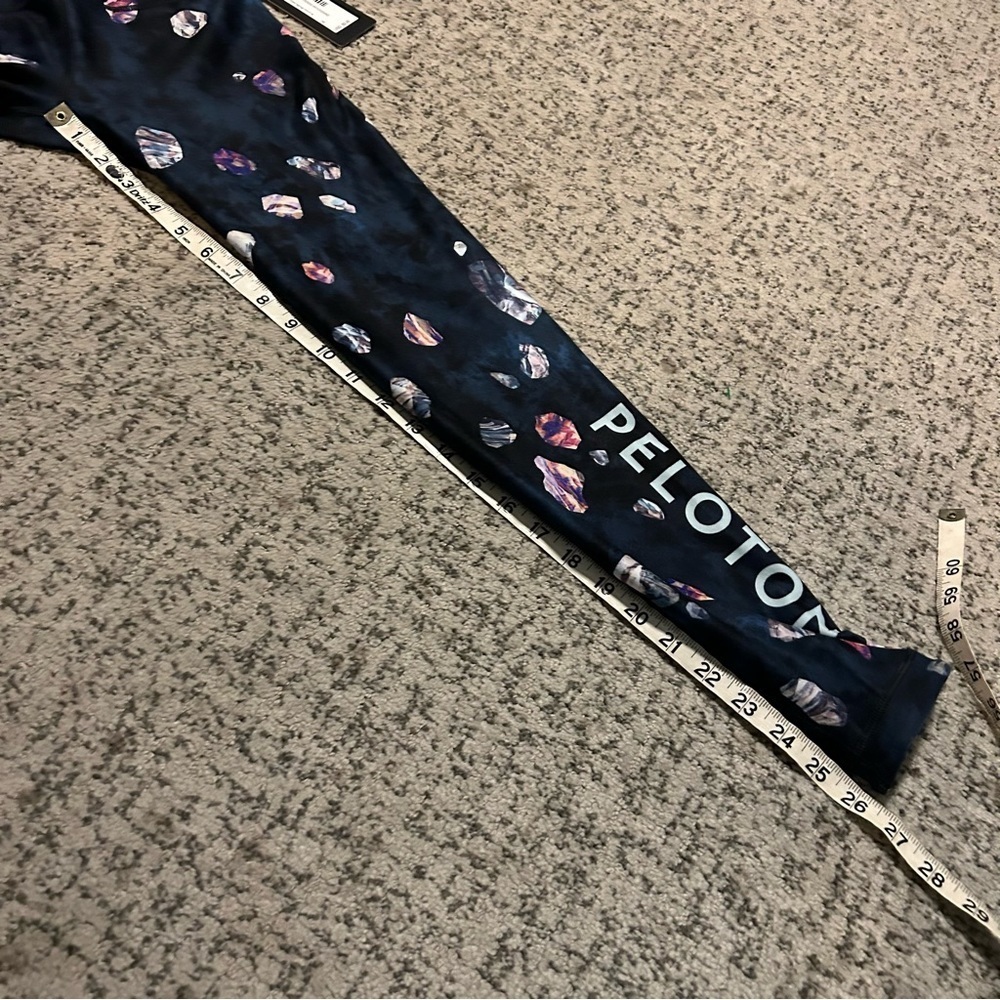 NWT Peloton Asteroid High Waisted Reversible Leggings Size Small - Picture 8 of 9
